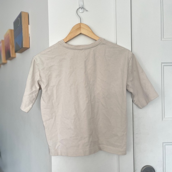 #91 Babaton taupe coloured boxy crop t-shirt - Picture 4 of 4
